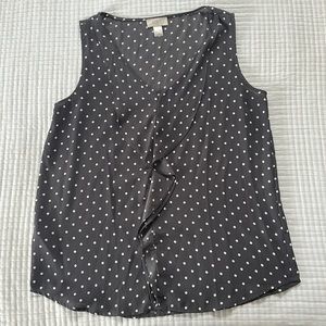 Beautiful gray polka dot sleeveless top!